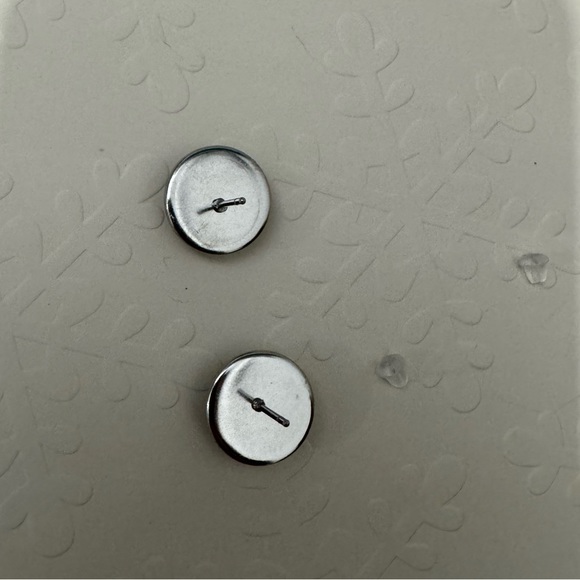 ❄️ Sale! BRAND NEW Black Cat Button Stud Earrings Metal & Glass 🐈‍⬛ 🐾 - Picture 8 of 11